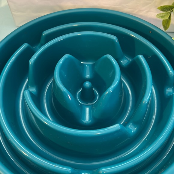 Outward Hound Fun Feeder Slo Bowl, Slow Feeder Dog Bowl, Medium - Picture 4 of 5